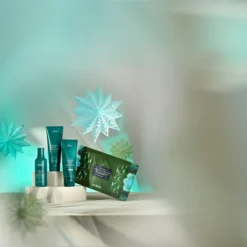 Aveda Botanical Repair™ Strengthening Essentials: Light 7 Aveda Botanical Repair™ Strengthening Essentials: Light -Pas Cher Fee Lisse Magasin aveda botanical repair strengthening essentials light coffret cadeau 2