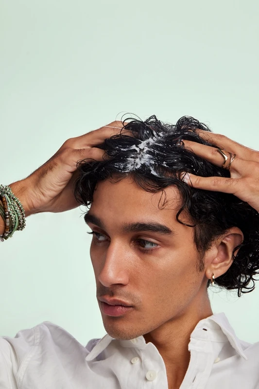 Bumble And Bumble Seaweed Scalp Scrub 4 Bumble And Bumble Seaweed Scalp Scrub – Image 2