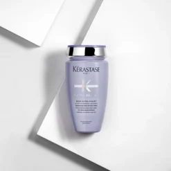 Kérastase Blond Absolu Bain Ultra-Violet -Pas Cher Fee Lisse Magasin kerastase blond absolu bain ultra violet shampoing bain pour les cheveux blonds froids ayant subi une decoloration ou un balayage