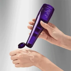 Shu Uemura Yūbi Blonde Shampoo -Pas Cher Fee Lisse Magasin shu uemura yubi blonde shampoo shampoing brillance pour cheveux blonds et gris 2