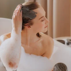 STENDERS Black Mud & Charcoal 9 STENDERS Black Mud & Charcoal -Pas Cher Fee Lisse Magasin stenders black mud charcoal gelee exfoliante cheveux et cuir chevelu 3